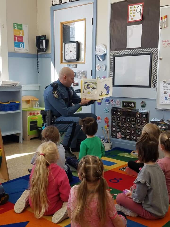 State Trooper Adam Gould read to pre-k during the Read to Me Challenge!